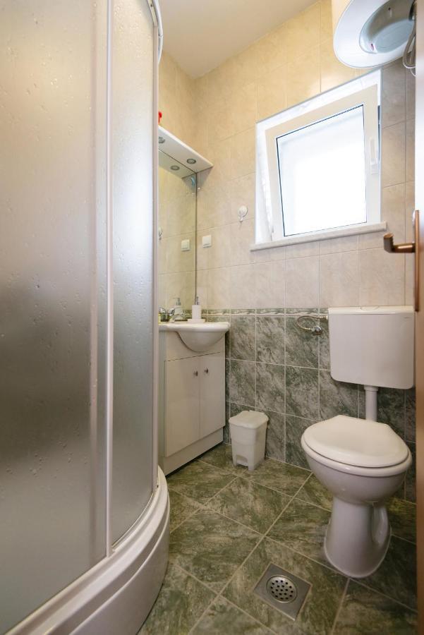 Guesthouse Sanela Pomena Eksteriør bilde