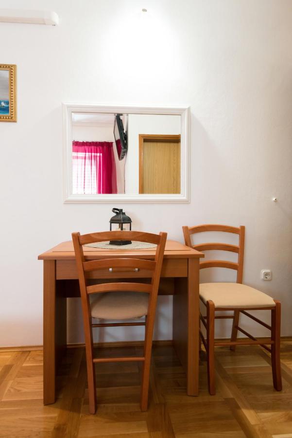 Guesthouse Sanela Pomena Eksteriør bilde